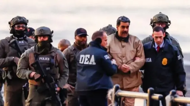 الرئيس الفنزويلي نيكولاس مادورو وسط حراسة أمنية مشددة من القوات الأمريكية