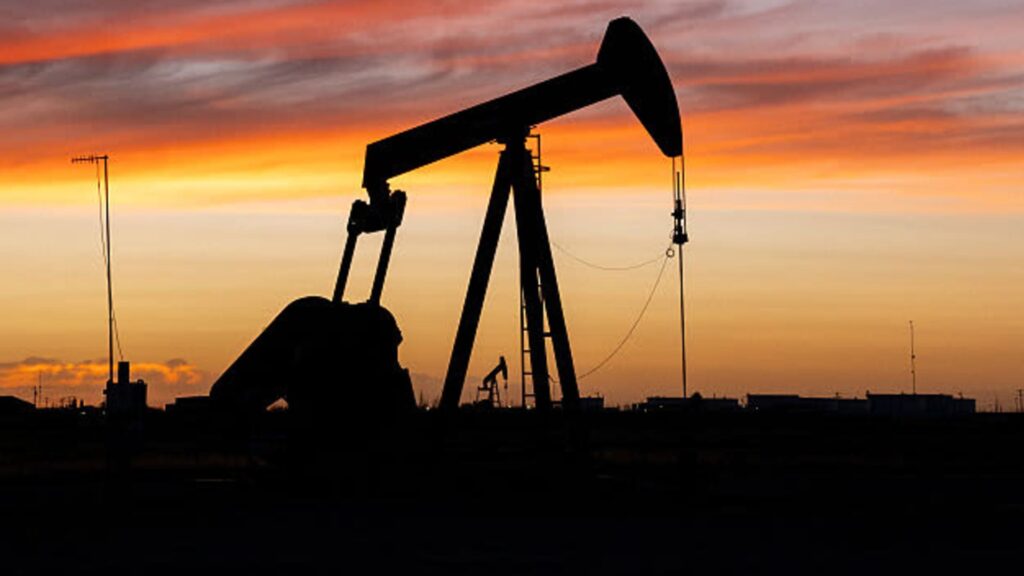 Analysts Warn High Oil Prices Could Renew Inflation Pressure