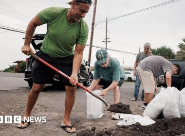 Hurricane Lala Brings Winds, Rain and Power Cuts to Hawaii